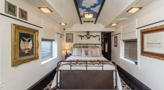 1894 Private Pullman Palace Ca 1 Bedroom Apts by Redawning, Забронировать Дом для отпуска Фредериксберг Texas Wine Country, рядом с Театр Rockbox