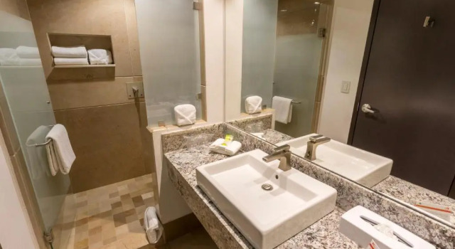 Номер Standard Holiday Inn Queretaro Zona Krystal by IHG