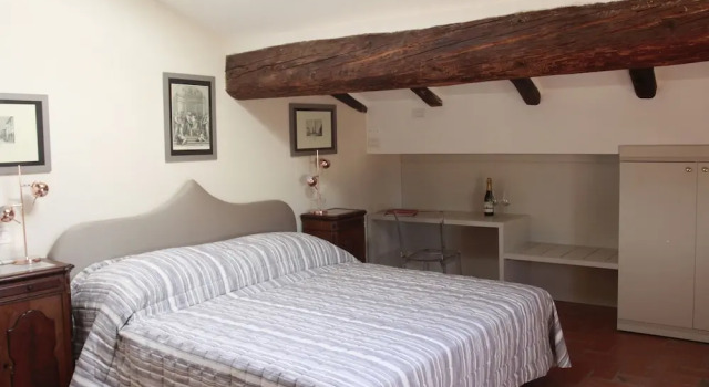 Двухместный номер Standard с видом на город Casa Isolani Guest House Santo Stefano