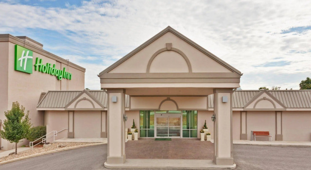 Holiday Inn Bloomington, Varaa Hotelli Hotellit Bloomington aamiaisella, lähellä Assembly Hall, Aamiainen