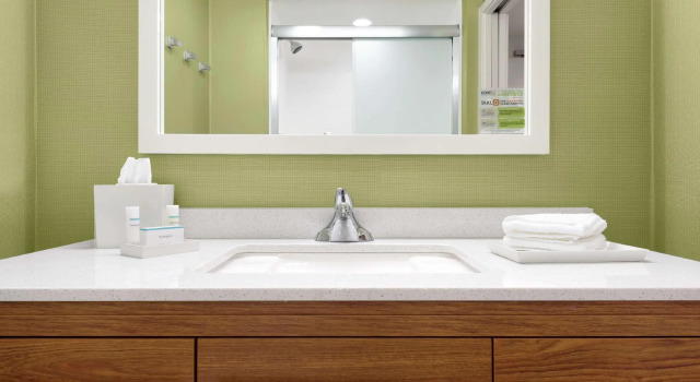 Четырёхместная студия Home2 Suites by Hilton Milwaukee Airport