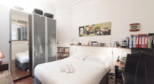 Classic Studio in Montmartre, Забронировать Отель Париж Иль-де-Франс, рядом с Порт де Клиньянкур