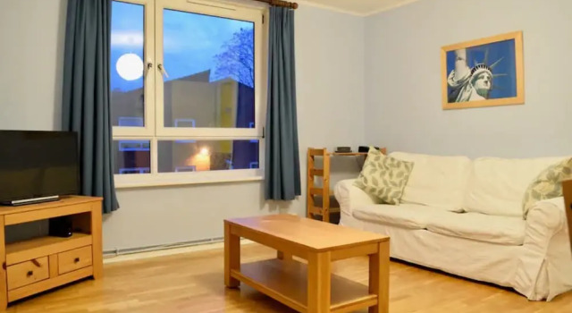 Spacious 1 Bedroom Apartment in Wandsworth, Varaa Huoneisto Asunnot kohteessa Merseyside, Huoneisto