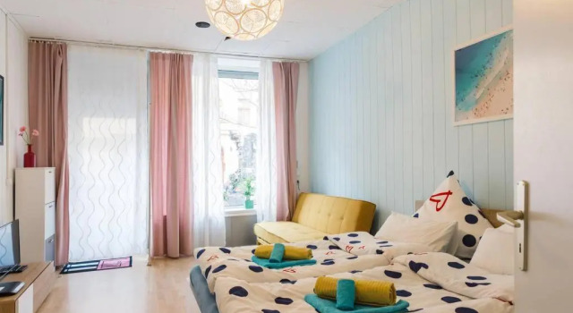 Holiday 33 Apartment S-Bahn Schönhauser Allee, Varaa Huoneisto Berliini Saksa, lähellä Helmholtzplatz