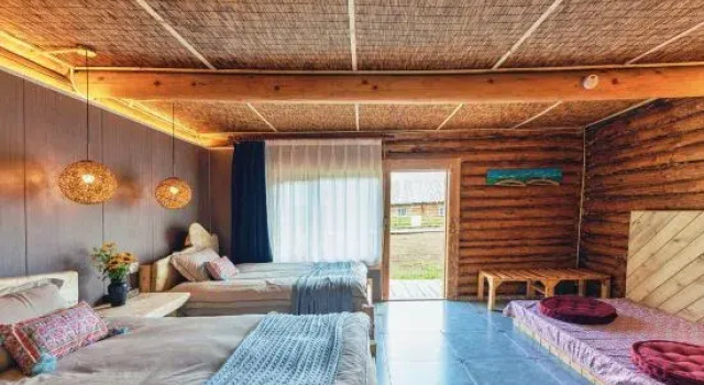 Hemu Open to the Mountain Homestay（Hemu Bridge Store）, Rezerwuj Hotel Hom Xinjiang