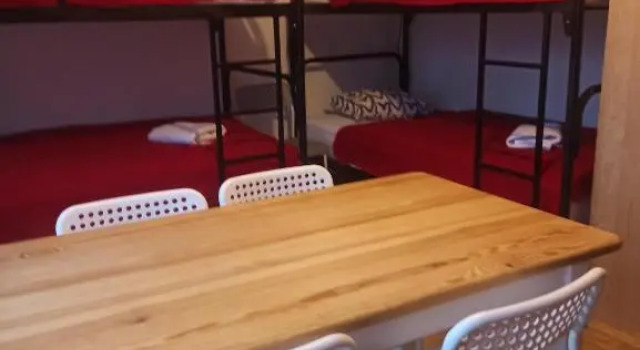 Lit en dortoir Hotel-hostel Saska