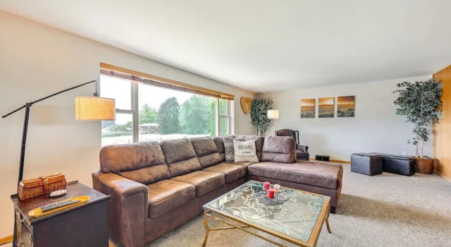 Family-friendly Yakima Escape w/ Yard & Pool!, Prenota Hotel Yakima Yakima Valley