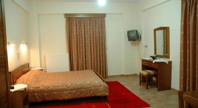 Aroanios Hotel, Book Hotel Klitoria Helmos