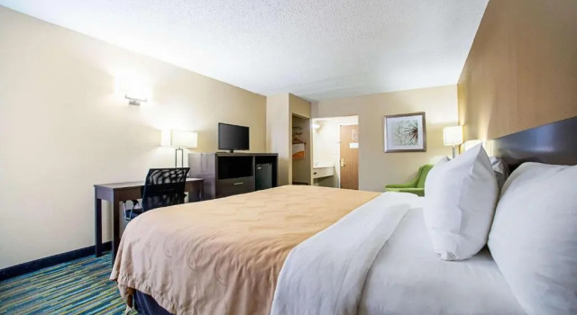 Номер Standard Quality Inn Near Six Flags St. Louis