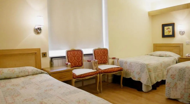 Четырёхместный номер Standard Gresham Hotel Bloomsbury