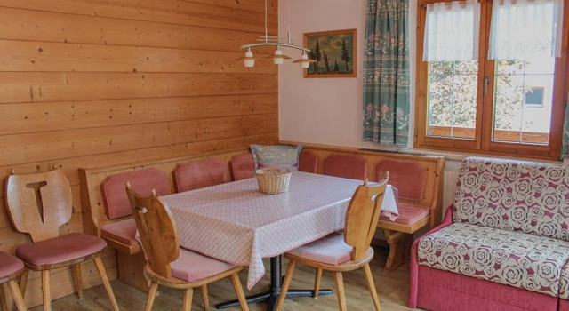 Ferienwohnungen Herlinde, Rezervovat Hotel Hotely v Tyrolsko s parkováním, Parkování