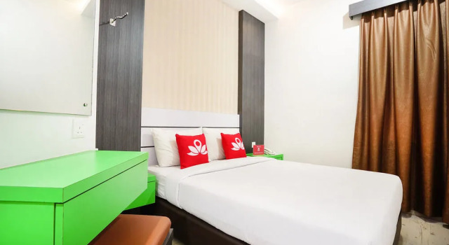 ZEN Rooms Near Mitra Raya