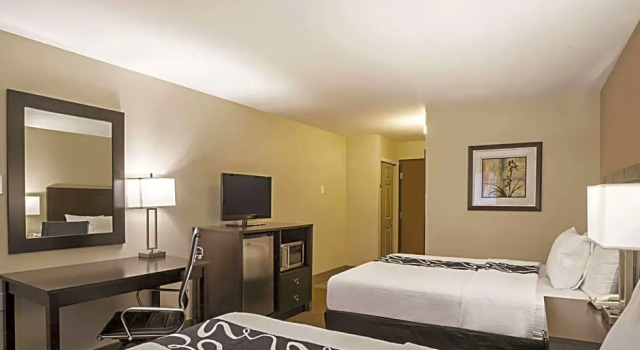 Четырёхместный номер Deluxe La Quinta Inn by Wyndham Olympia - Lacey