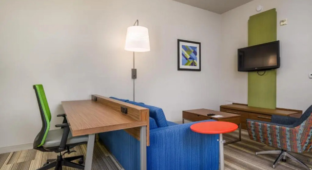 Люкс Holiday Inn Express Phoenix-Airport/University Drive by IHG