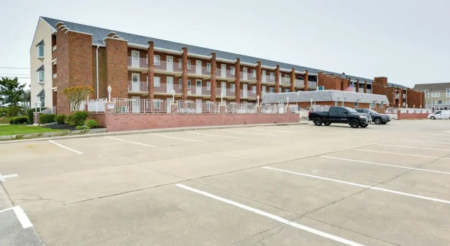 Bright Condo Half-block to Cape May Beach!, Забронировать Апартаменты/квартира Кейп-Мей Нью-Джерси