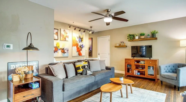 Коттедж Easy I-25 Access! Vibrant North Denver Home