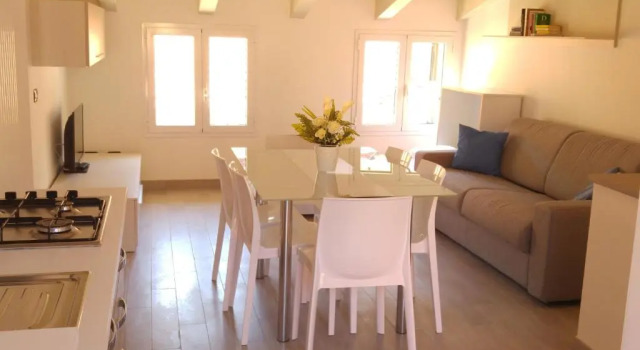 Il Cuore del Borgo - Holiday Home, Buchen Sie Hotel Borgomaro Ligurien