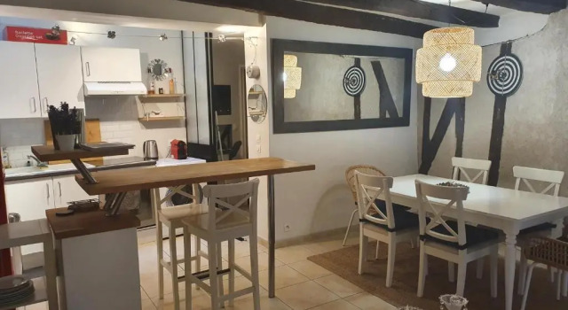 Коттедж MAISON GÎTE ENTIER EN HYPER HYPER CENTRE AUX COEUR DES HALLES de TOURS de 2 à 7 PERSONNES