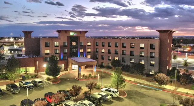 Номер Deluxe Holiday Inn Express & Suites - Albuquerque East by IHG