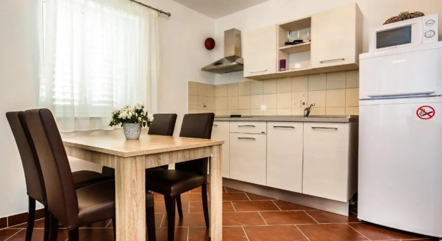 Апартаменты Superior с 2 комнатами с балконом и с видом на море Mare & Mons Seafront Apartments