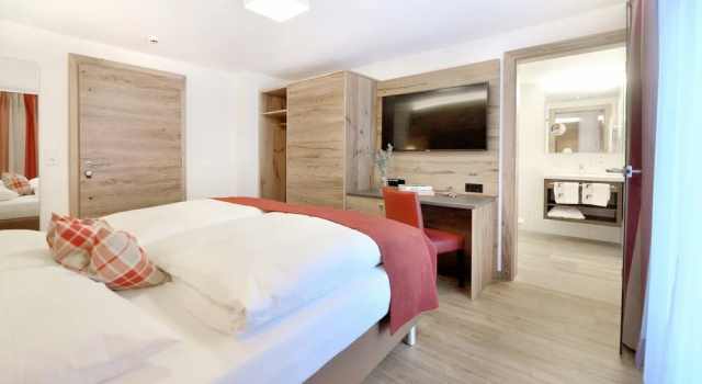 Семейный номер Standard с видом на горы Hotel Alpina Superior