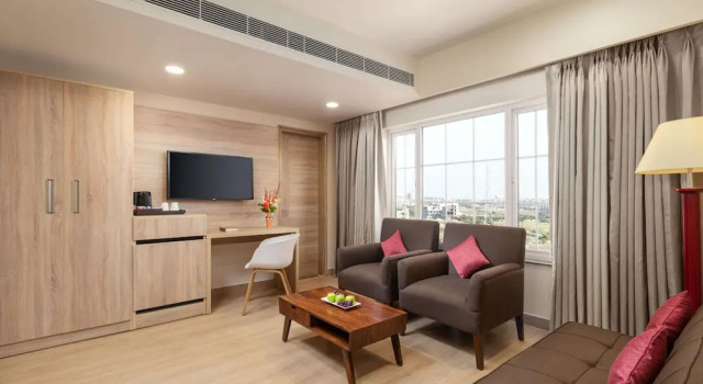 Двухместный люкс Nidhivan Sarovar Portico Vrindavan