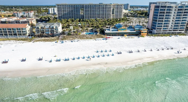 Sterling Shores 918 3 Bedroom Condo by RedAwning, Destin, Varaa Hotelli Hotellit Emerald Coast uima-altaalla, Uima-allas