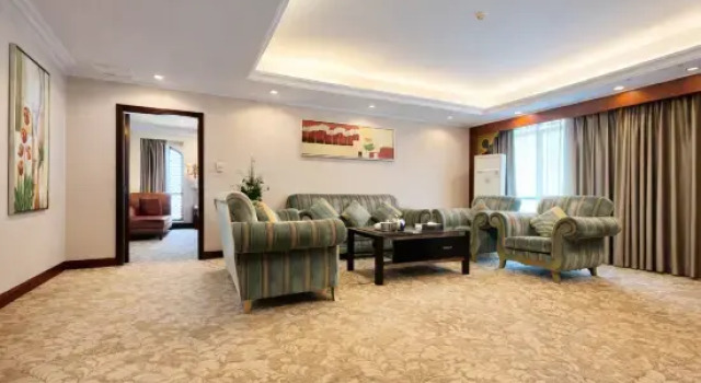 Люкс Business с видом на город Nile Villa International Hotel