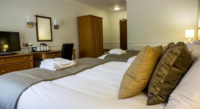 Трёхместный семейный номер Standard Hellaby Hall Hotel, BW Signature Collection