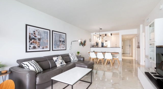 Le Marina Bay 408 by Go Florida Condo, Sunny Isles, Varaa Hotelli Hotellit Miami Beach uima-altaalla, Uima-allas