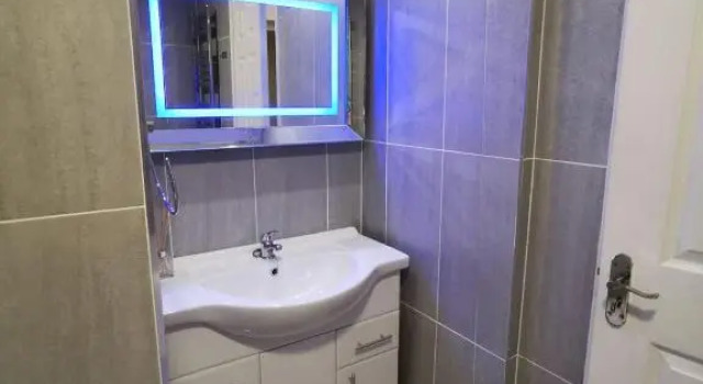 Glasgow Apartment, Забронировать Апартаменты/квартира Отели Glasgow & The Clyde Valley с парковкой, Парковка