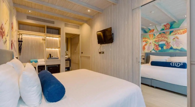 Номер семейный Deluxe Hotel Tide Phuket Beachfront