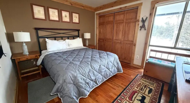 Wild Irishman 2 bed 1 and Half Bath Wigk, Забронировать Апартаменты/квартира Отели Кистон с бассейном, Бассейн