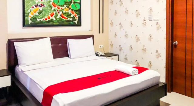 Люкс RedDoorz At Hotel Gajah Mada Palu