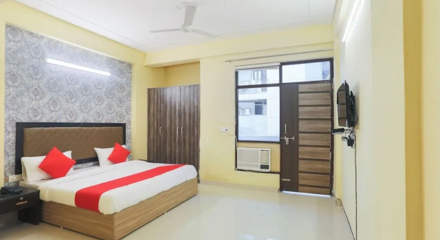 Oyo 29549 Hotel The Potomac, Забронировать Отель Нойда штат Уттар-Прадеш