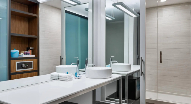 Четырёхместный номер Standard Aloft by Marriott Austin Northwest