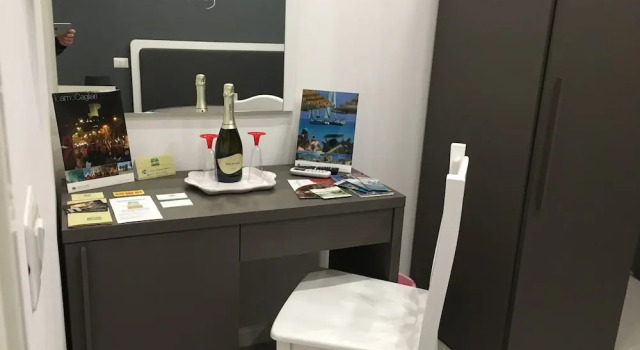 BB The Hill, Забронировать Отель Отели Кальяри с парковкой, Парковка