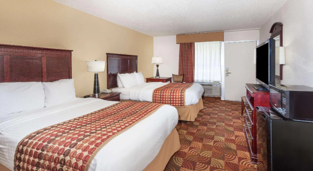 Standard Neljän hengen huone Baymont Inn & Suites Dalton