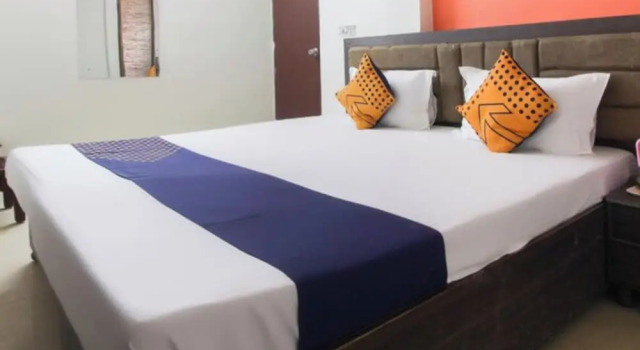 Двухместный номер Deluxe Goroomgo Viren Pacific Agra