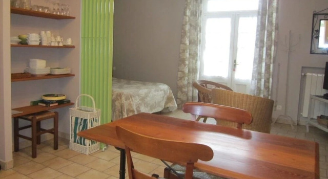 Gites Le Clos De La Garenne, Rezerwuj Dom wakacyjny Hotele w Charente-Maritime z parkingiem, Parking