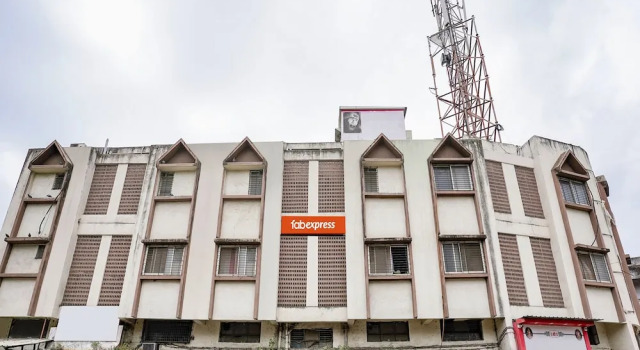 Via Sai Lodging - Nashik Railway Station, Забронировать Отель Отели штата Махараштры 3 звезды, 3*
