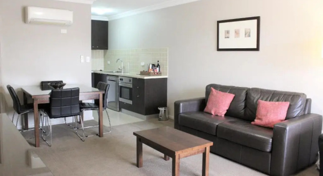 Апартаменты Carlyle Suites & Apartments