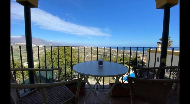 Коттедж с 3 комнатами 3 bedroom home with amazing views & outdoor spaces