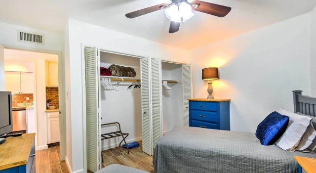 Апартаменты 3 Mi to Old Town: Scottsdale Condo w/ Pool & Lake