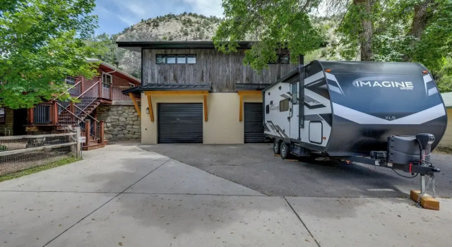 New Castle Getaway w/ Grill & Mountain Views!, Reserva ahora Casa o chalet New Castle Colorado