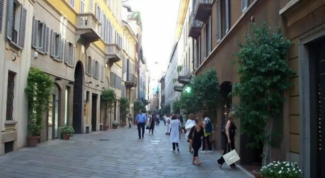 Montenapoleone – RentClass Gloria, Book Hotel Milan City Centre Milan