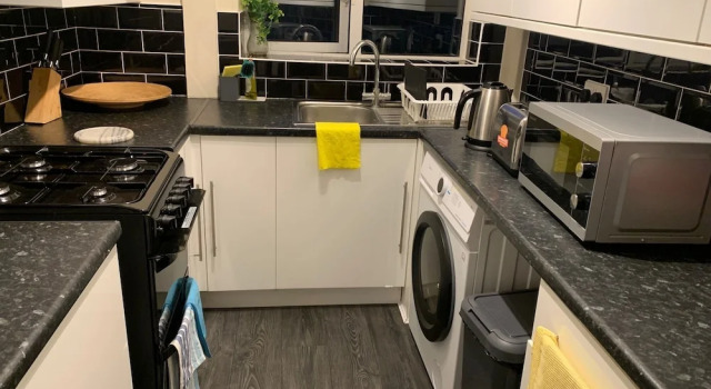 Коттедж House Sleeps 6 With Garden, Parking