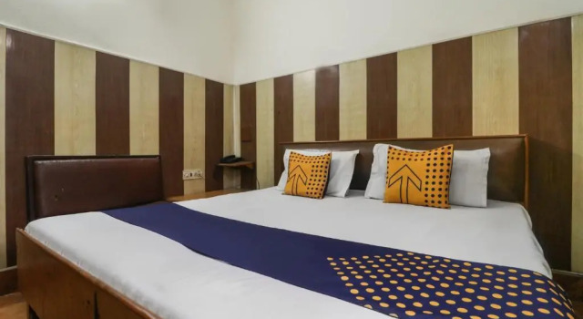 Номер Economy SPOT ON 74723 Inderpuri Guest House