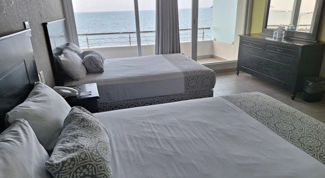 Camera quadrupla Executive con balcone e con vista sull'oceano Hotel Costa Verde