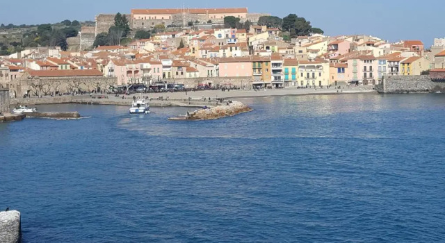 COLLIOURE tres bel appart a 150 metres des plages avec jardin prive et parking dans residence securisee, Забронировать Апартаменты/квартира Отели Коллиур с парковкой, Парковка